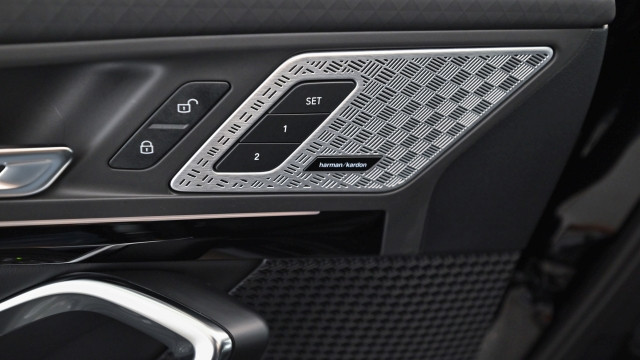 Bild 10: BMW iX2 eDrive20 U10 HB0