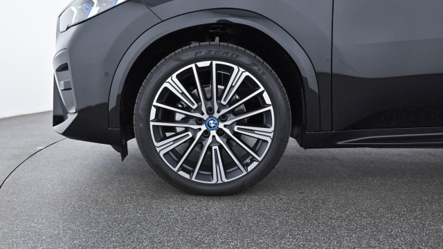 Bild 15: BMW iX2 eDrive20 U10 HB0