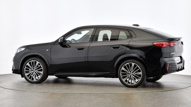 Bild 4: BMW iX2 eDrive20 U10 HB0