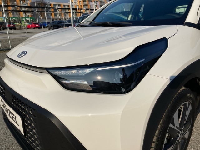 Bild 11: Toyota AYGO X 1,5 l Active CVT 8 - fach Bereifung