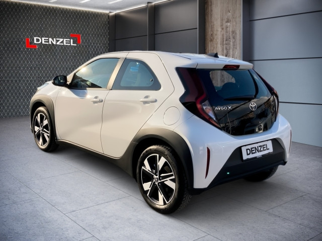 Bild 2: Toyota AYGO X 1,5 l Active CVT 8 - fach Bereifung
