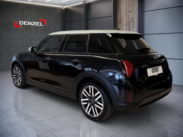 Bild 2: Mini Coop C 5-Türer F65 B38