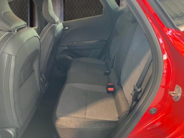 Bild 8: Mitsubishi Grandis 1,3 Petrol Intense S+C+T 26