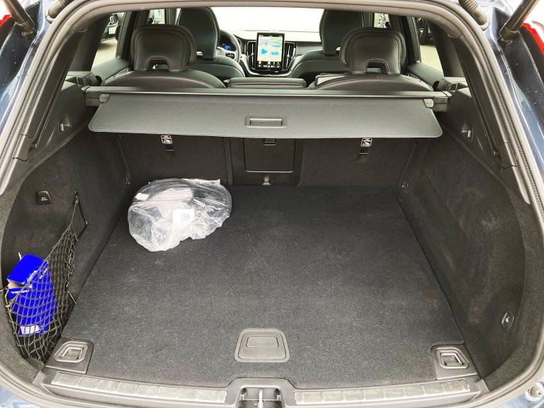 Bild 12: VOLVO PKW XC60 Black Edition Ultra, T6 AWD Plug-in Hybrid, Elektrisch/