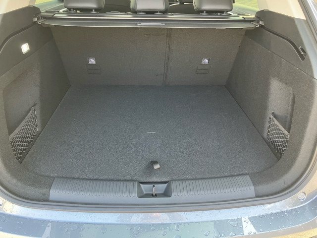 Bild 10: MG HS HEV Luxury Lenkradhzg. 25.5