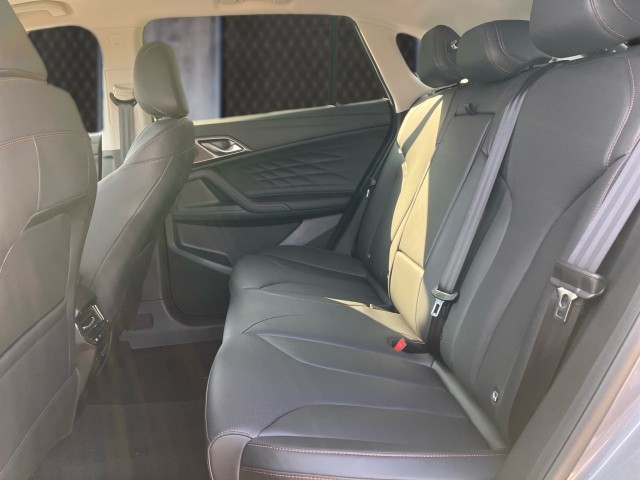 Bild 21: MG HS HEV Luxury Lenkradhzg. 25.5