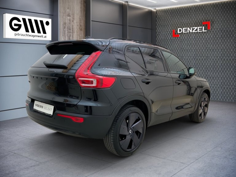 Bild 3: VOLVO PKW XC40 Black Edition Plus, B4 Mild Hybrid, Benzin