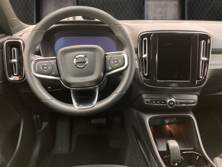 Bild 6: VOLVO PKW XC40 Black Edition Plus, B4 Mild Hybrid, Benzin