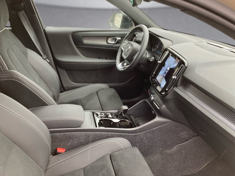 Bild 10: VOLVO PKW XC40 Plus, B3 Mild Hybrid, Benzin, Dark