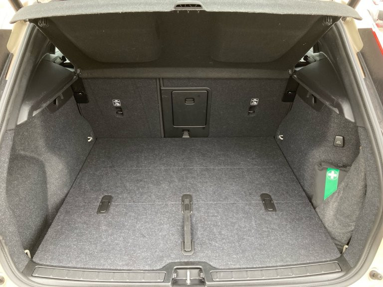Bild 12: VOLVO PKW XC40 Plus, B3 Mild Hybrid, Benzin, Dark