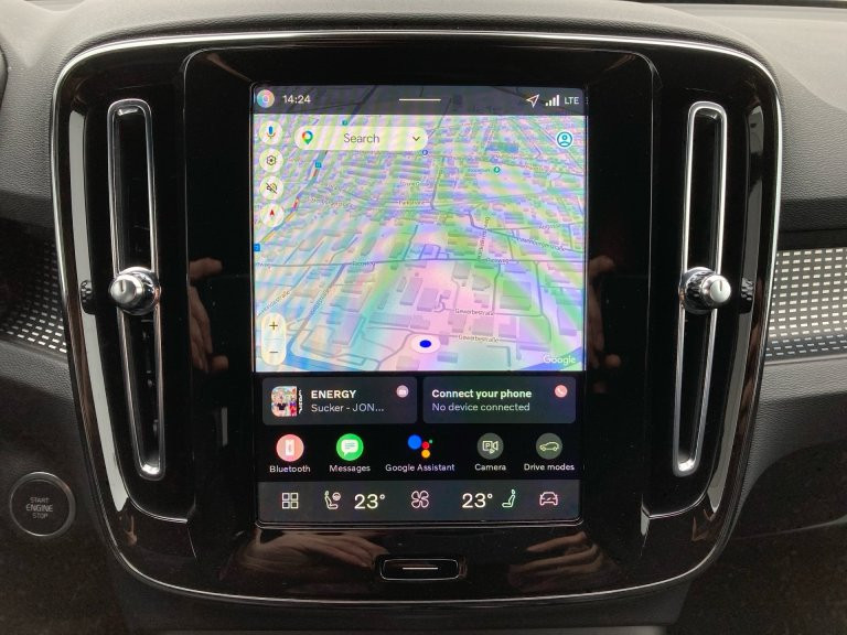 Bild 13: VOLVO PKW XC40 Plus, B3 Mild Hybrid, Benzin, Dark