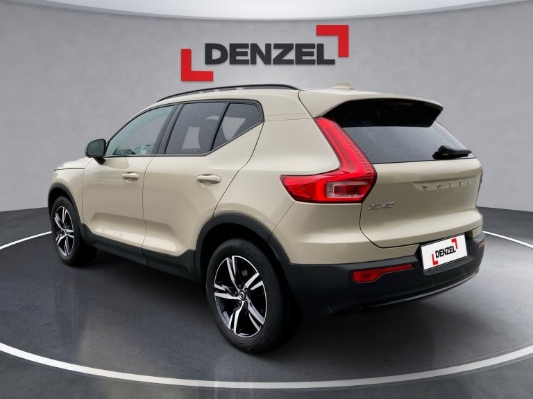 Bild 2: VOLVO PKW XC40 Plus, B3 Mild Hybrid, Benzin, Dark