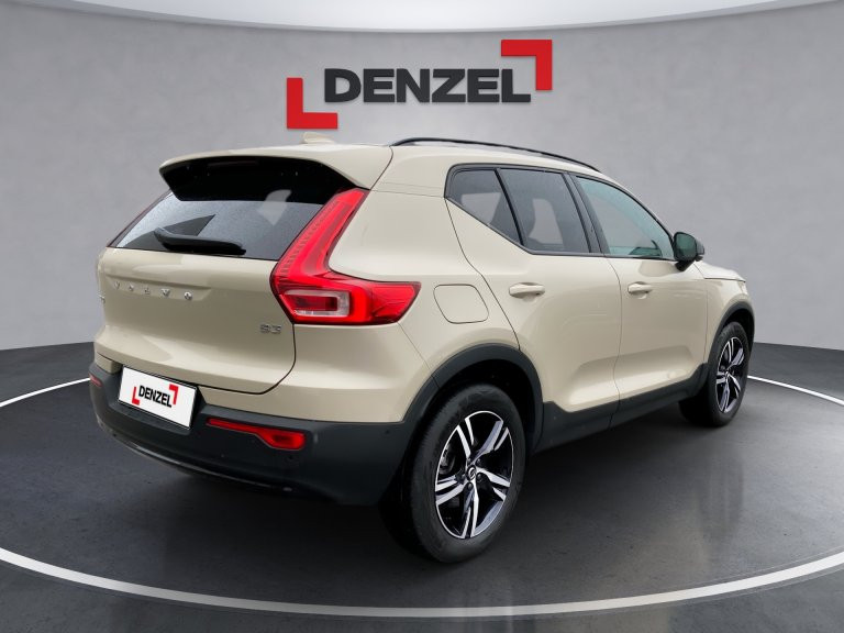 Bild 3: VOLVO PKW XC40 Plus, B3 Mild Hybrid, Benzin, Dark