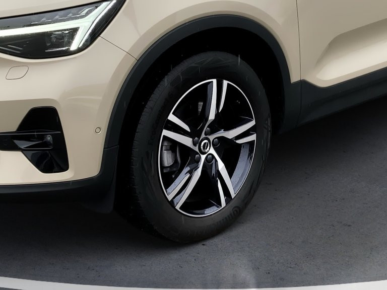 Bild 7: VOLVO PKW XC40 Plus, B3 Mild Hybrid, Benzin, Dark