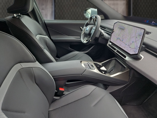 Bild 10: BMW iX3 50 xDrive