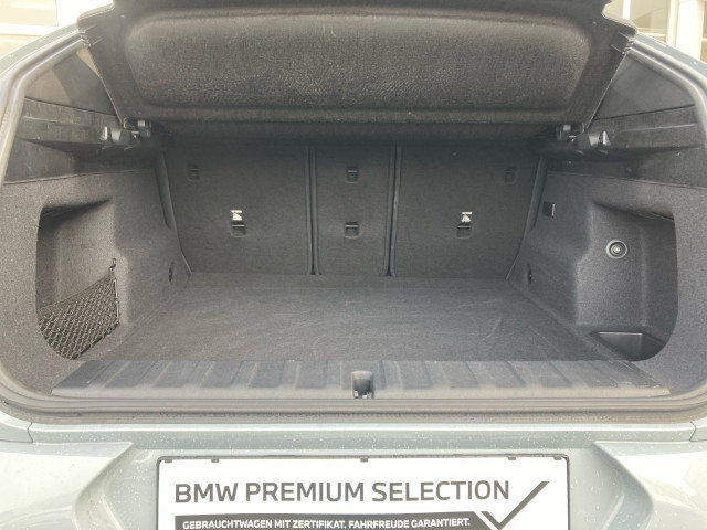 Bild 9: BMW iX2 eDrive 20 U10