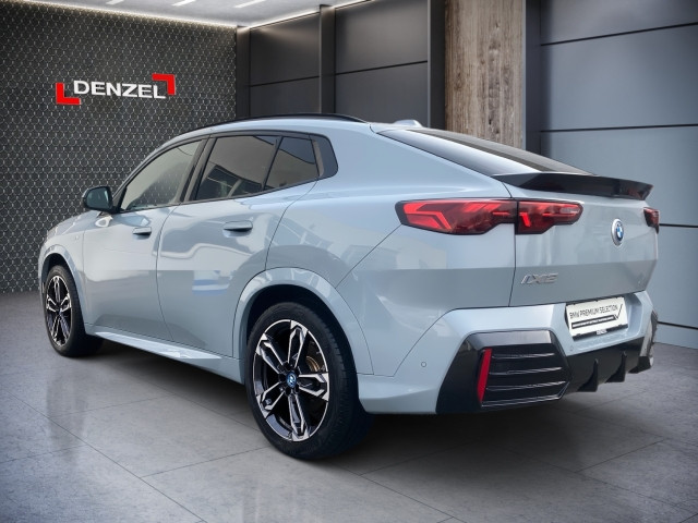 Bild 2: BMW iX2 eDrive 20 U10