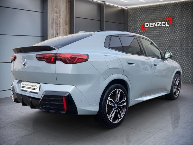 Bild 3: BMW iX2 eDrive 20 U10