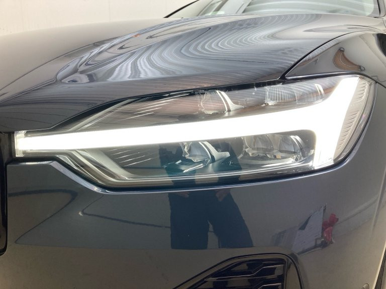 Bild 11: VOLVO PKW XC60 Plus, B5 Mild Hybrid, Benzin, Dark