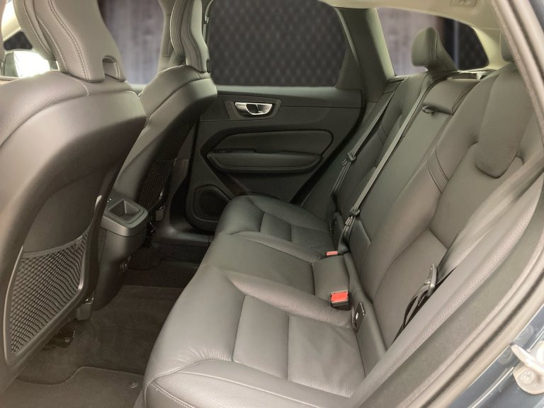 Bild 8: VOLVO PKW XC60 Plus, B5 Mild Hybrid, Benzin, Dark