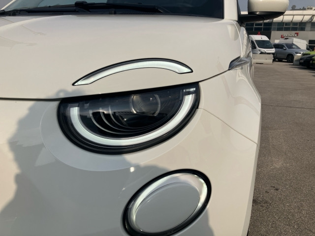 Bild 11: Fiat 500 Hybrid Hatchback
