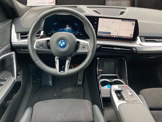 Bild 6: BMW iX1 xDrive30 U11