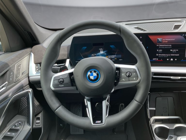 Bild 8: BMW iX1 xDrive30 U11