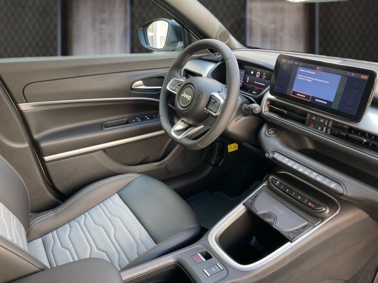 Bild 5: Jeep Avenger 1.2 T3 e-Hybrid 4ex Upland e-DCT6