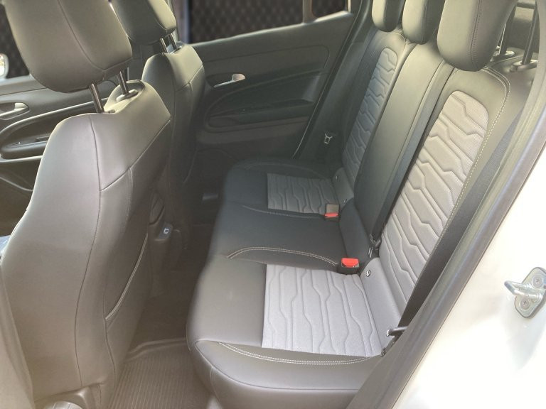 Bild 8: Jeep Avenger 1.2 T3 e-Hybrid 4ex Upland e-DCT6