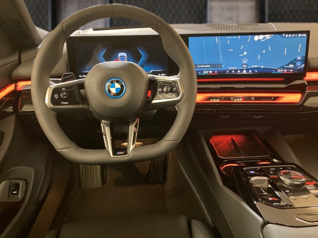Bild 10: BMW i5 eDrive40 Limousine