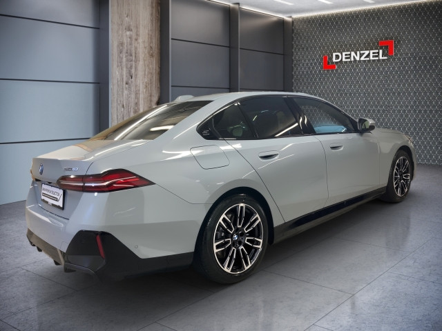 Bild 3: BMW i5 eDrive40 Limousine