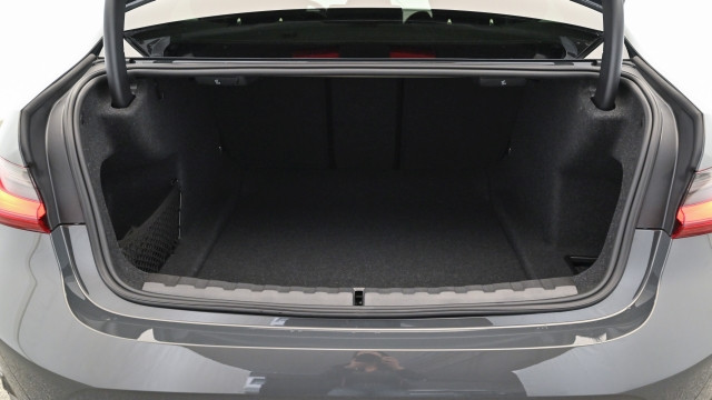 Bild 13: BMW 320i xDrive Limousin