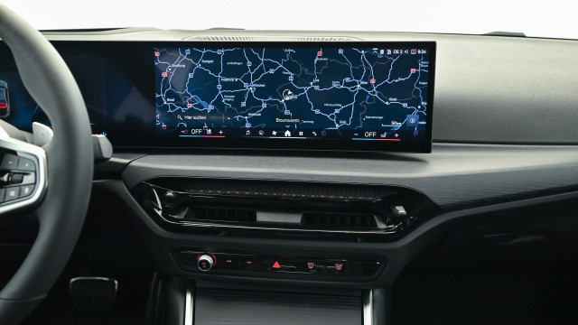 Bild 2: BMW 320i xDrive Limousin