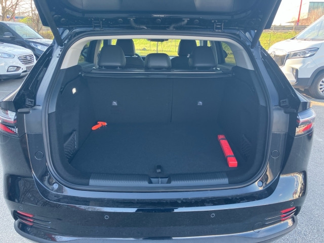 Bild 9: MG HS HEV Luxury Lenkradhzg. 25.5