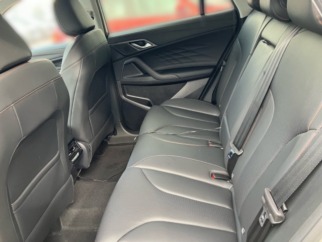 Bild 8: MG HS HEV Luxury Lenkradhzg. 25.5
