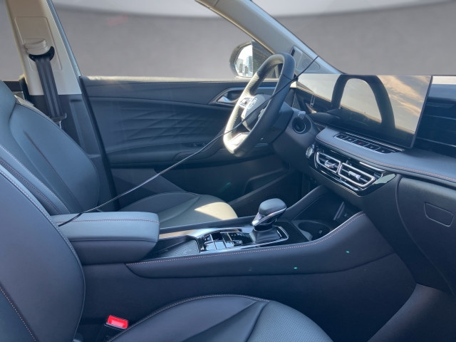 Bild 9: MG HS HEV Luxury Lenkradhzg. 25.5