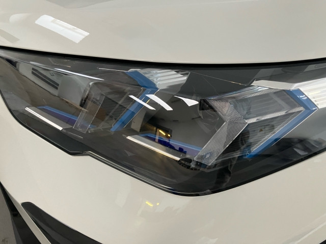 Bild 11: BMW iX2 eDrive20 U10 HB0