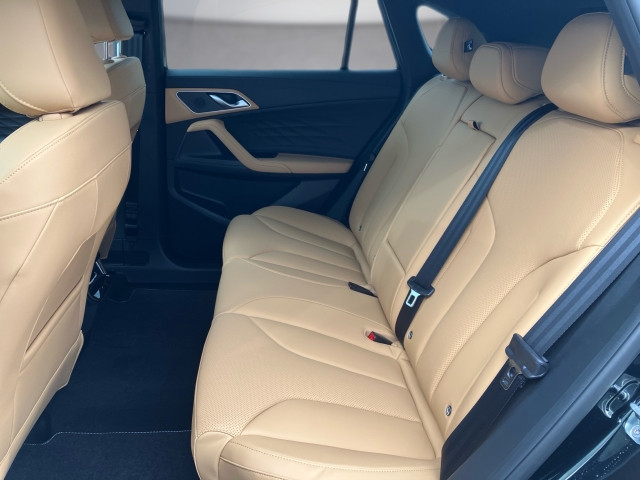 Bild 11: MG HS HEV Luxury Lenkradhzg. 25.5