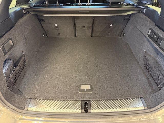 Bild 9: BMW i5 xDrive40 Touring