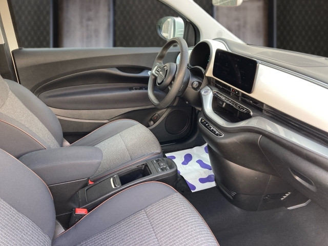 Bild 5: Fiat 500C Elektro Icon 42