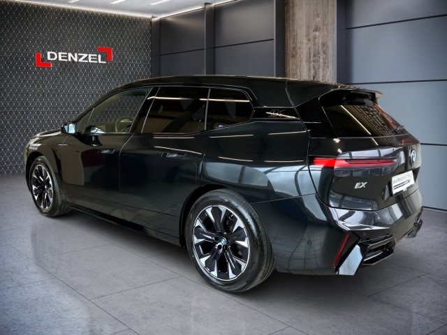 Bild 2: BMW PKW i-Serie iX xDrive45