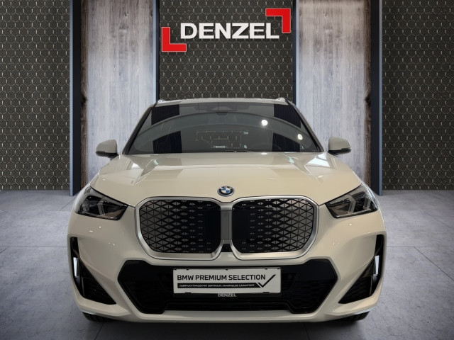 Bild 12: BMW iX1 xDrive30 U11 XE2