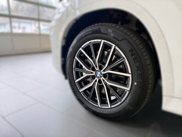 Bild 4: BMW iX1 xDrive30 U11 XE2