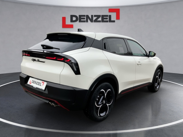 Bild 3: Alfa Junior Ibrida Speciale 1.2 136PS MHEV FWD