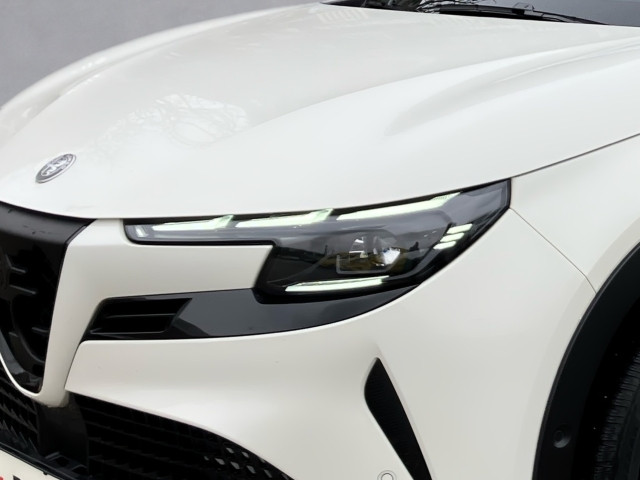 Bild 6: Alfa Junior Ibrida Speciale 1.2 136PS MHEV FWD