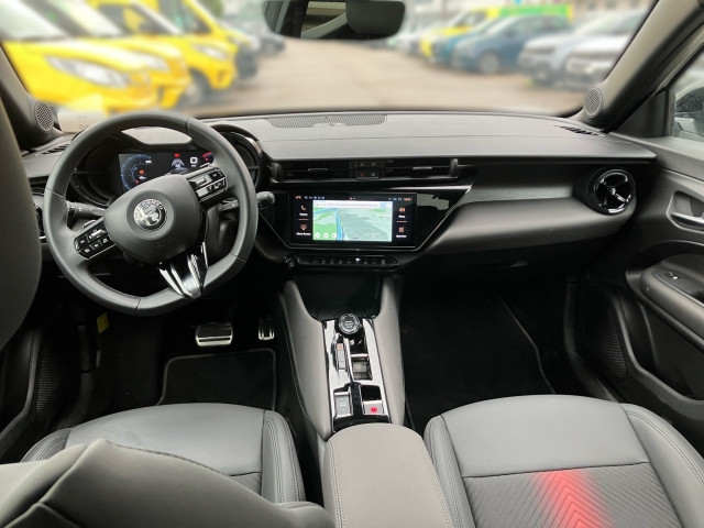 Bild 8: Alfa Junior Ibrida Speciale 1.2 136PS MHEV FWD