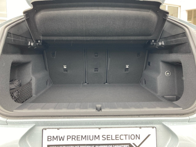 Bild 9: BMW iX2 xDrive30 U10