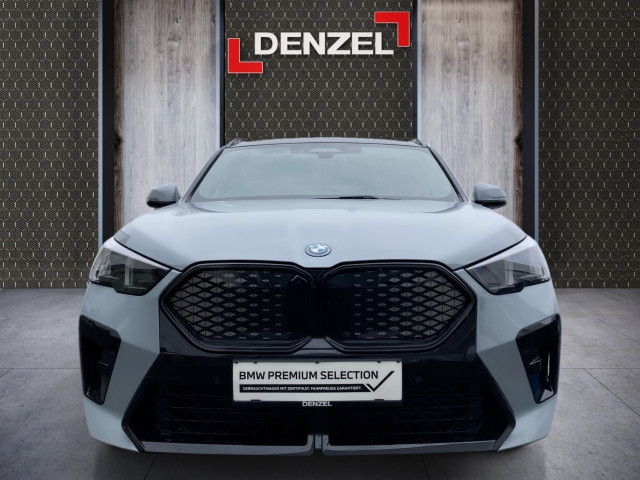Bild 12: BMW iX2 xDrive30 U10