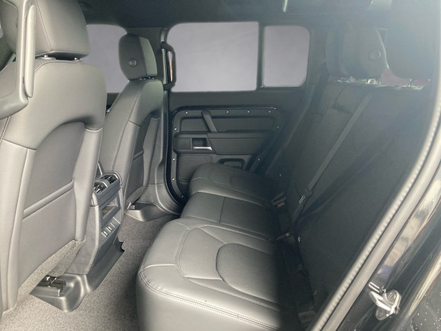 Bild 11: Land Rover Defender 110 X-Dyn. SE 300PS