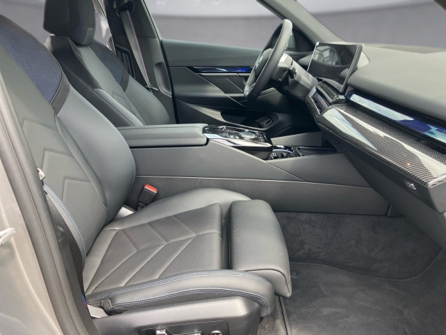 Bild 10: BMW i5 xDrive40 Touring